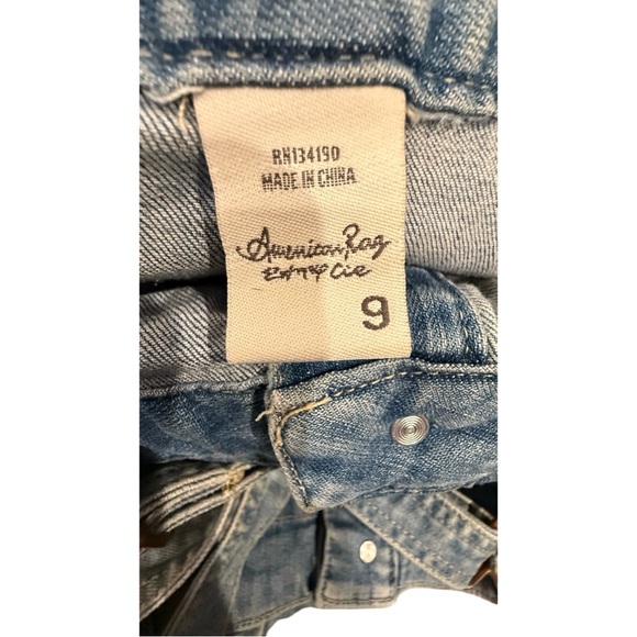 🖤 Product Listing: American Rag Blue Jeans – Size 9 - Picture 4 of 11
